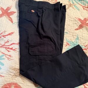 Dickies Black Cargo Pants Functional and Stylish